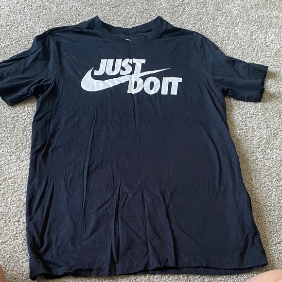 Nike Men's Tee in Black with White 'Just Do It' Logo - Picture 1 of 3